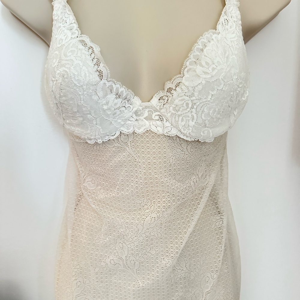 La Perla Elegant Cream Lace Chemise - Picture 13 of 16